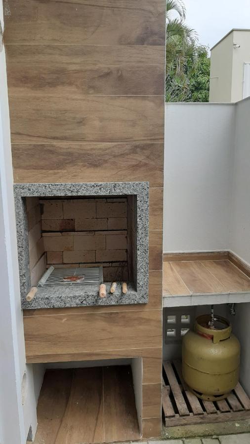 Excelente Sobrado Confortavel No Centro De Tijucas Proximo As Praias Exteriör bild