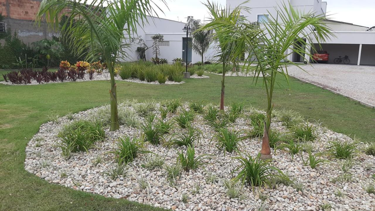 Excelente Sobrado Confortavel No Centro De Tijucas Proximo As Praias Exteriör bild
